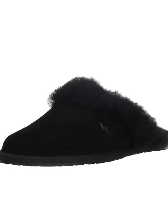 Koolaburra Shoes - NWOT Koolaburra Black Shearling Clog Slippers
